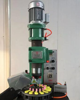 怎樣安全地操作氣液增壓鉚接機(jī)？