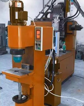 鉚接機(jī)廠家有哪些規(guī)格型號(hào)？